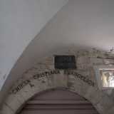L�arco � ubicato in un�altra corte dal nome singolare: Corte Cavallerizza...